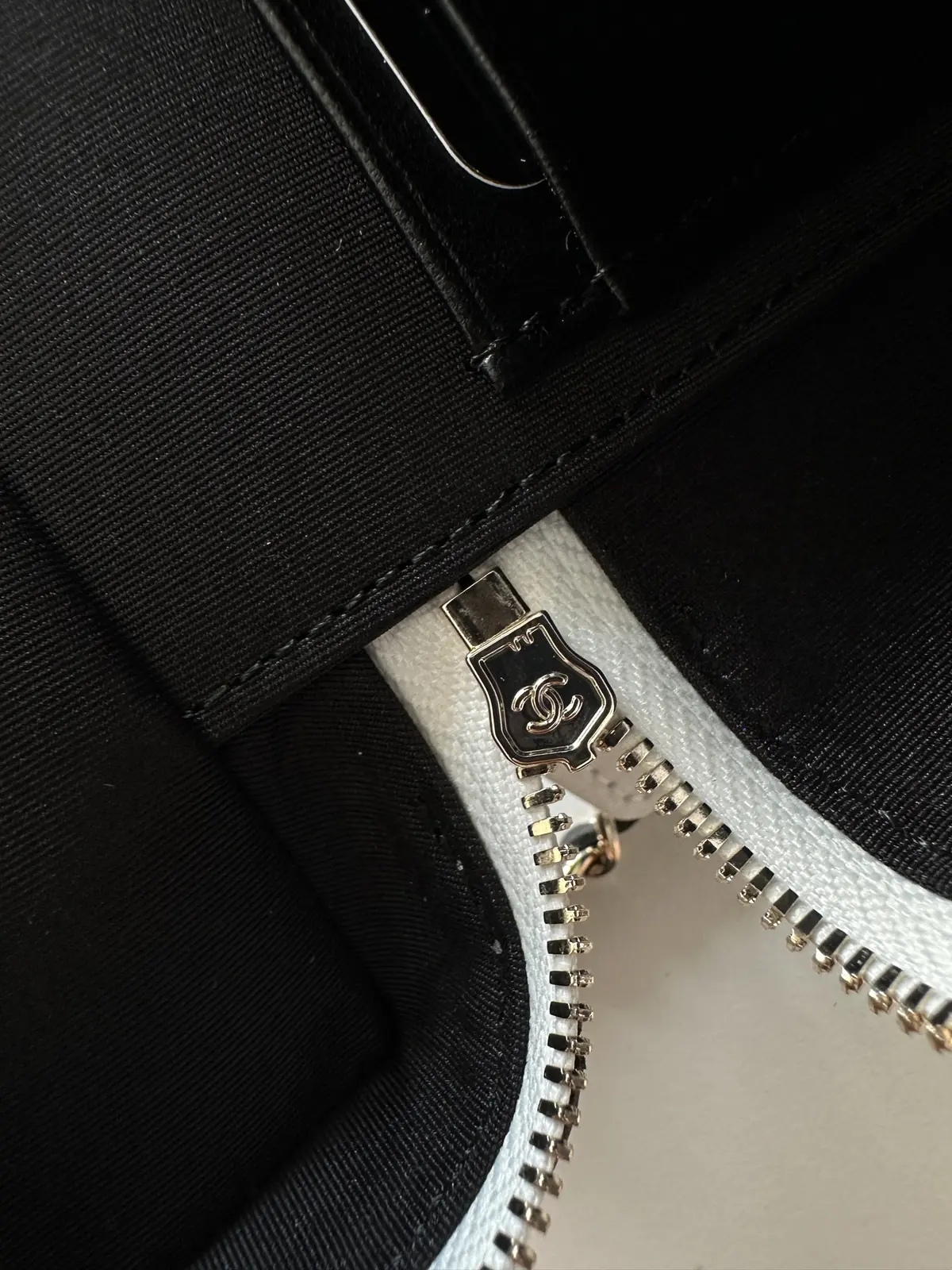 Chanel Leather Bag Lookbook Bags Bag detail image 7 from source 786004