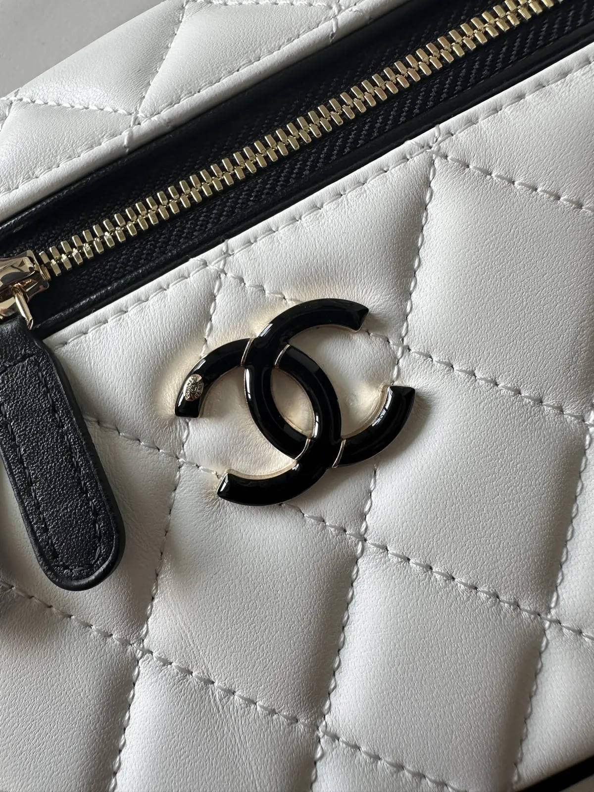 Chanel Leather Bag Lookbook Bags Bag detail image 2 from source 786005