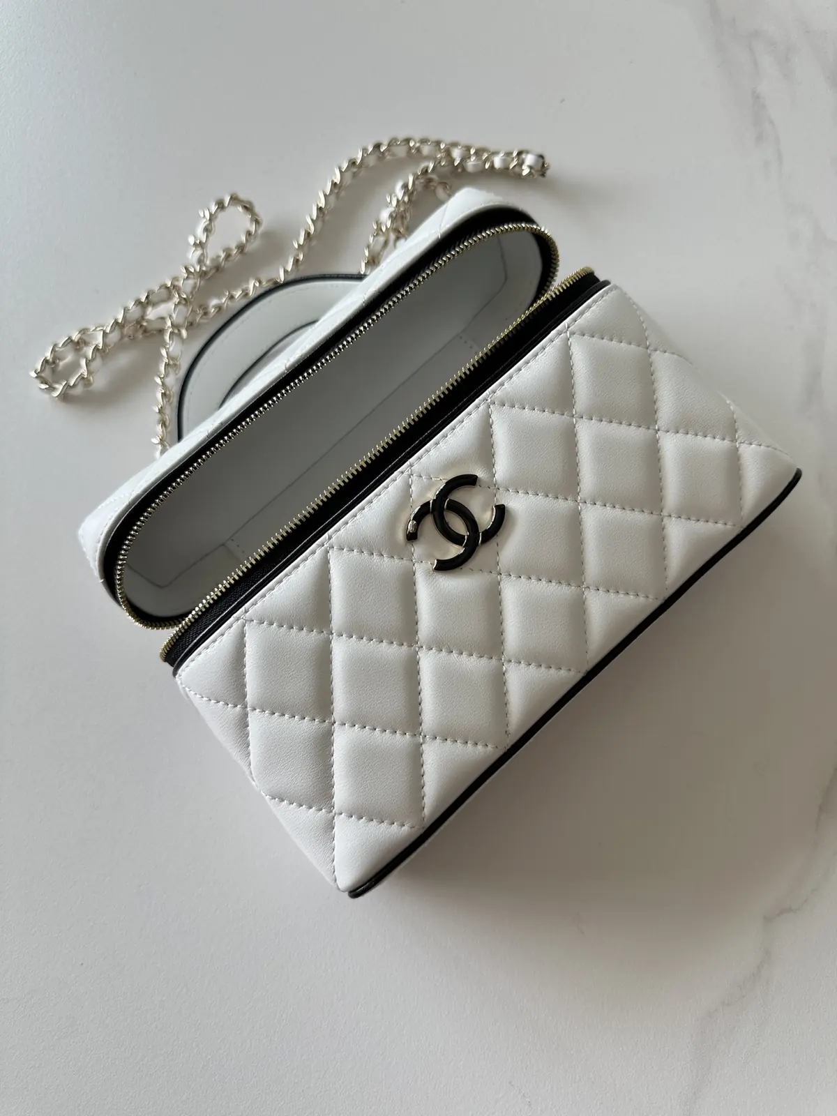 Chanel Leather Bag Lookbook Bags Bag detail image 7 from source 786005