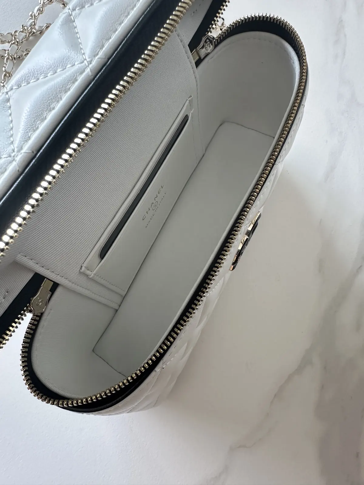 Chanel Leather Bag Lookbook Bags Bag detail image 8 from source 786005