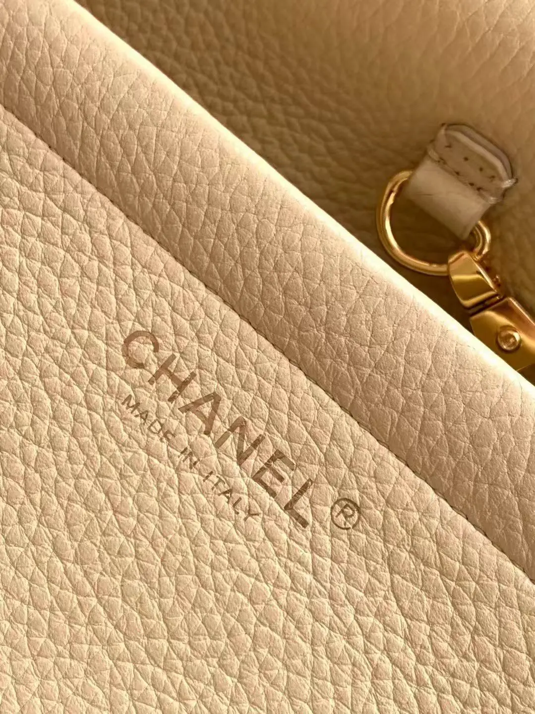 Chanel Leather Bag Lookbook Bags Bag detail image 7 from source 786008