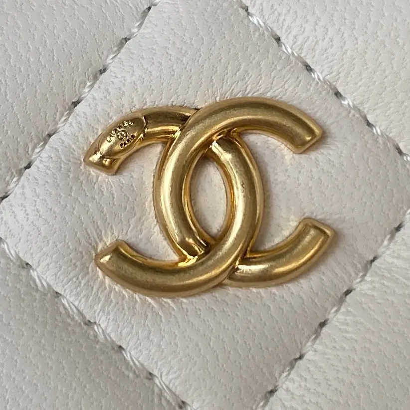 Chanel Style Leather Chain Bag Lookbook Reference image 3