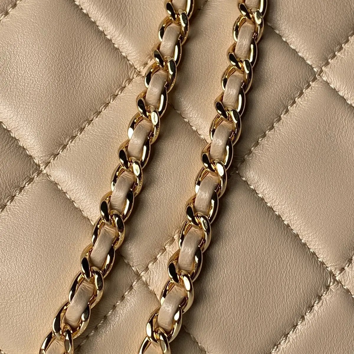 Chanel Style Leather Crossbody Bag Lookbook Reference image 4