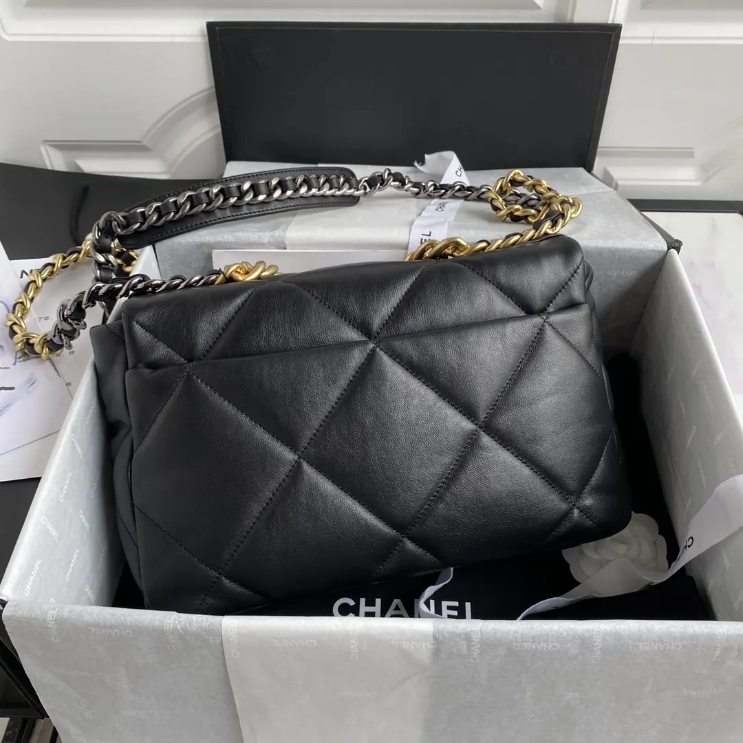 Chanel Style Leather Crossbody Bag Lookbook Reference image 2