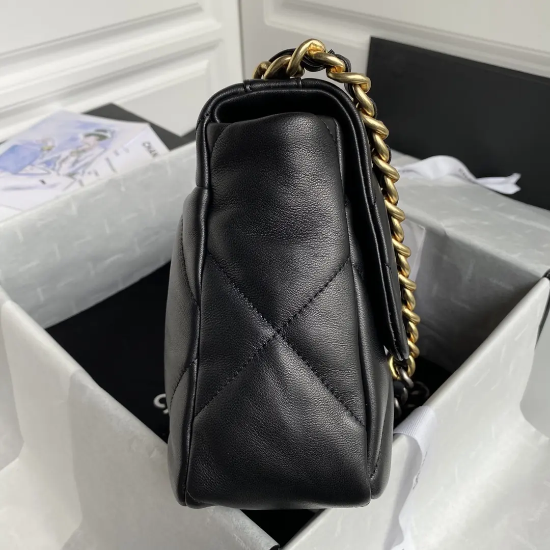 Chanel Style Leather Crossbody Bag Lookbook Reference image 4