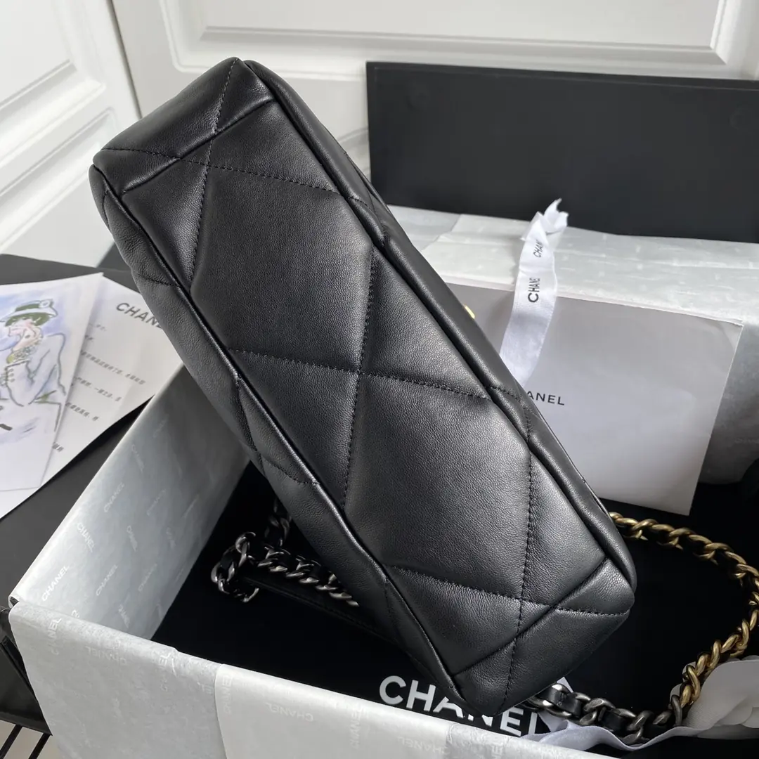 Chanel Style Leather Crossbody Bag Lookbook Reference image 5