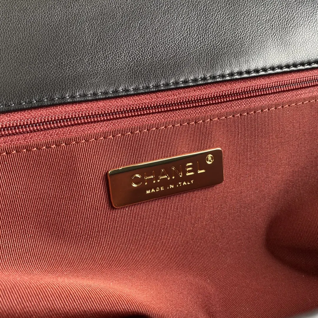 Chanel Style Leather Crossbody Bag Lookbook Reference image 6