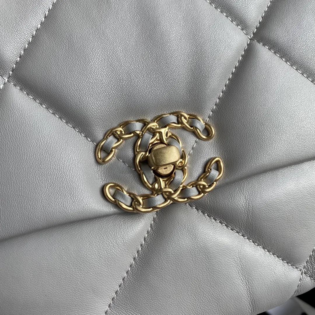 Chanel Style Leather Crossbody Bag Lookbook Reference image 3