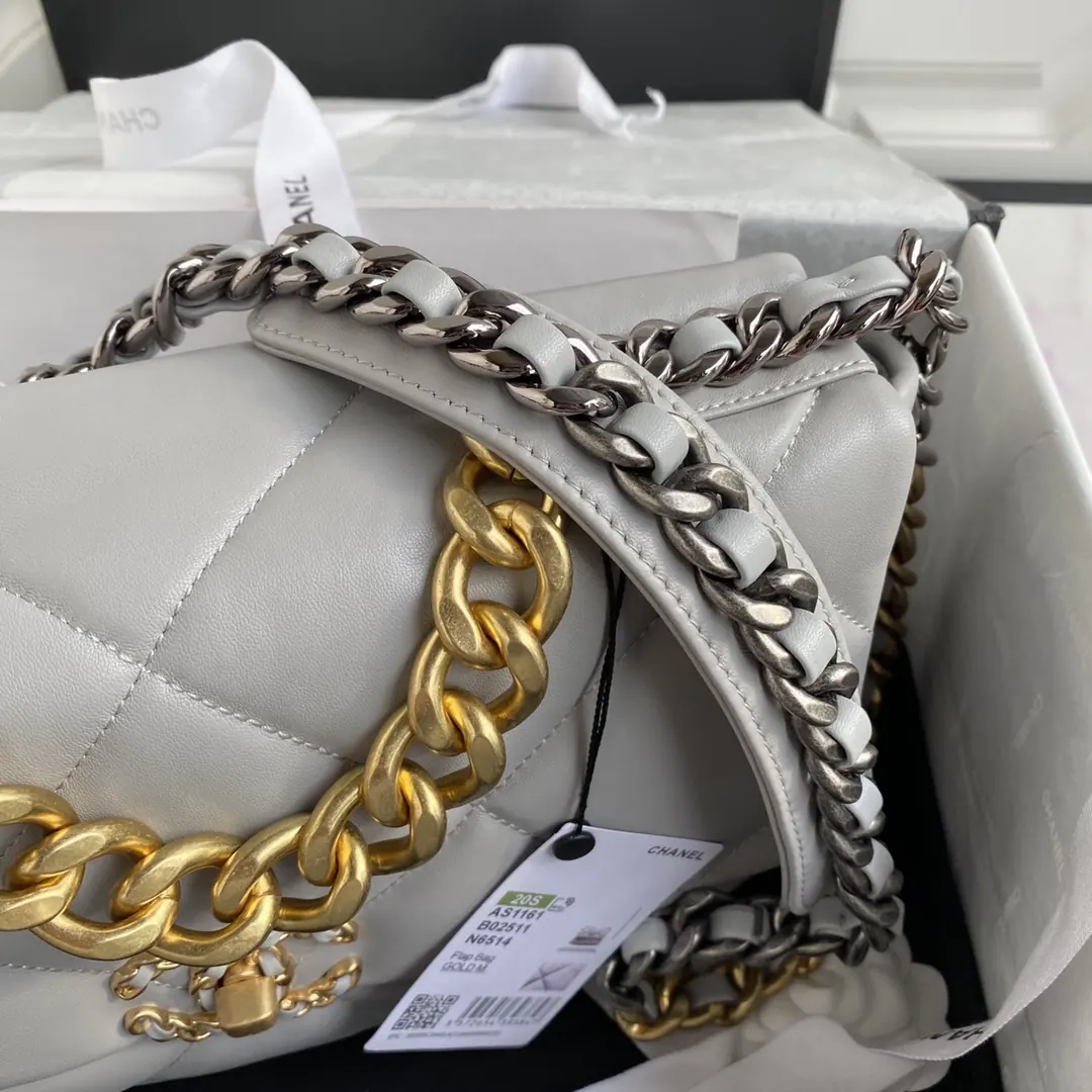 Chanel Style Leather Crossbody Bag Lookbook Reference image 4