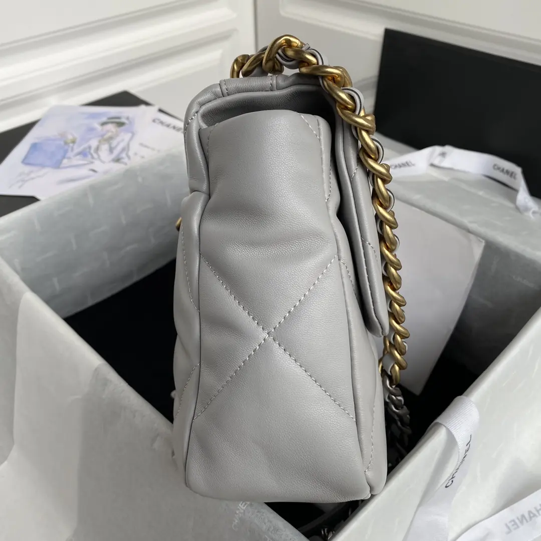Chanel Style Leather Crossbody Bag Lookbook Reference image 5
