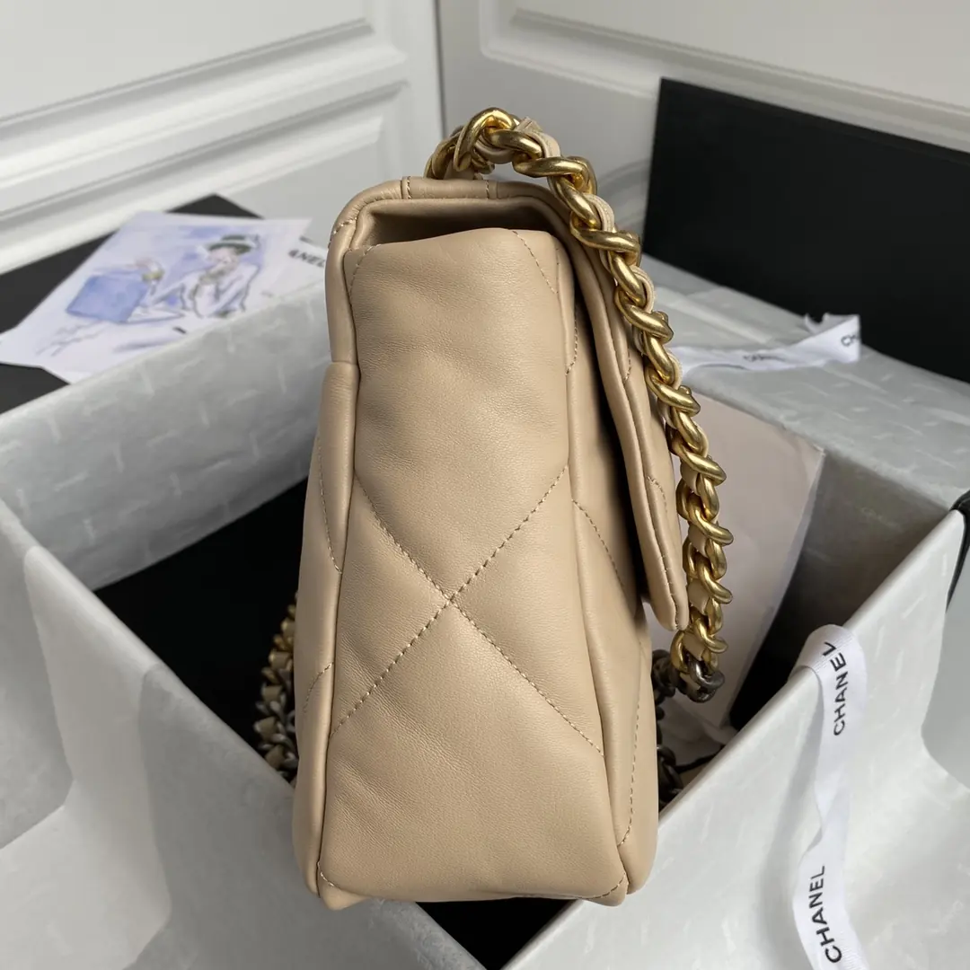 Chanel Style Leather Crossbody Bag Lookbook Reference image 5