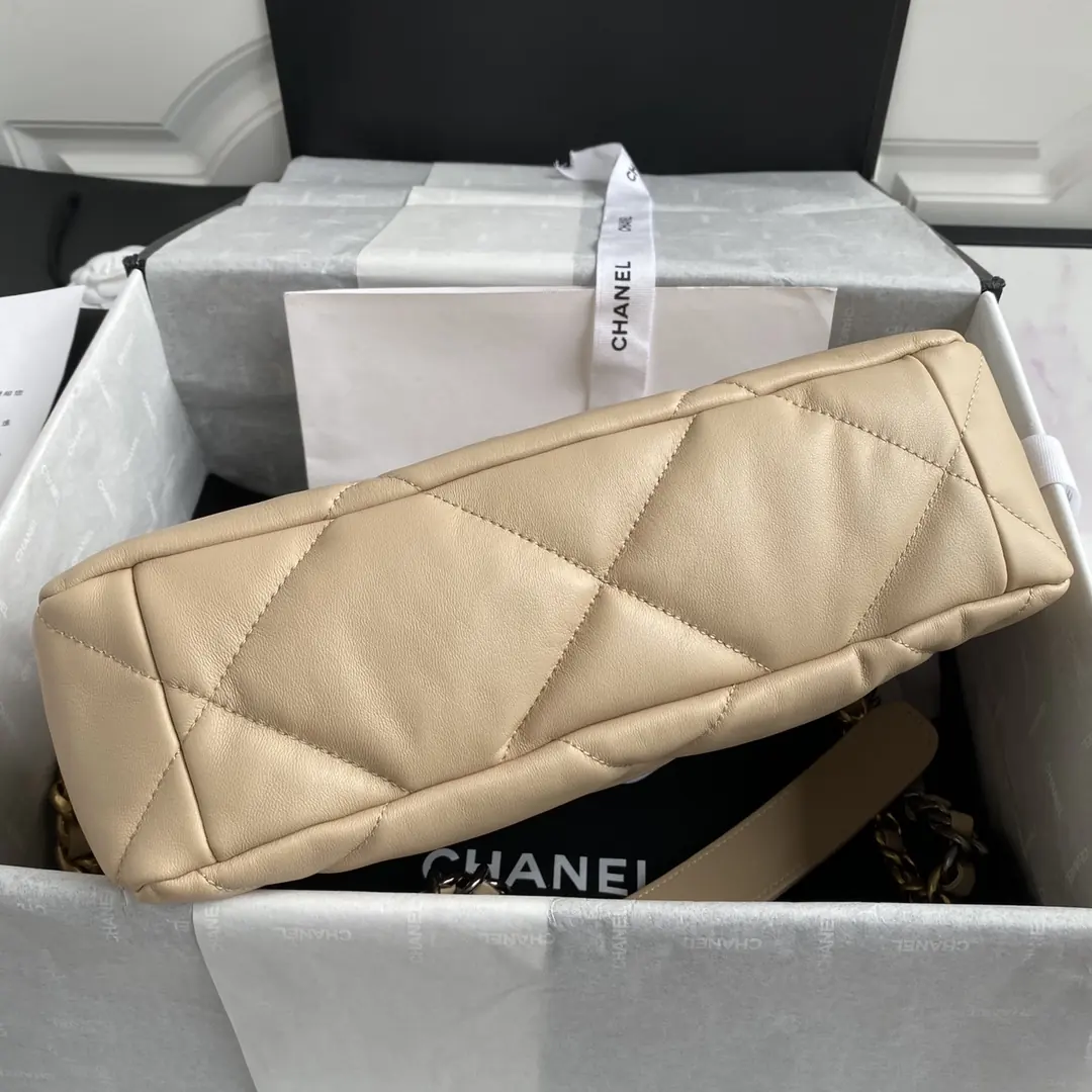 Chanel Style Leather Crossbody Bag Lookbook Reference image 6