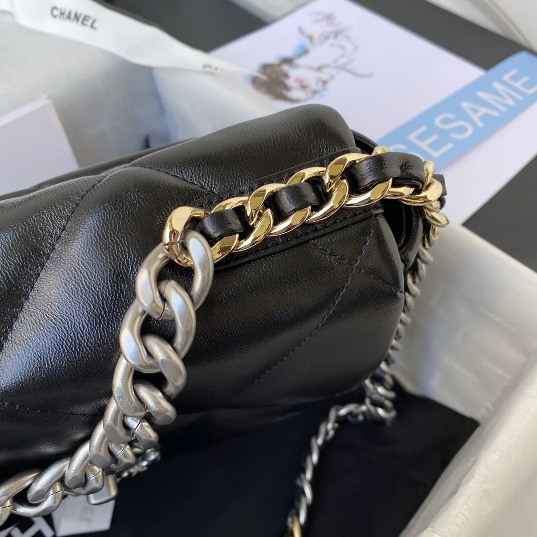 Chanel Style Leather Crossbody Bag Lookbook Reference image 3