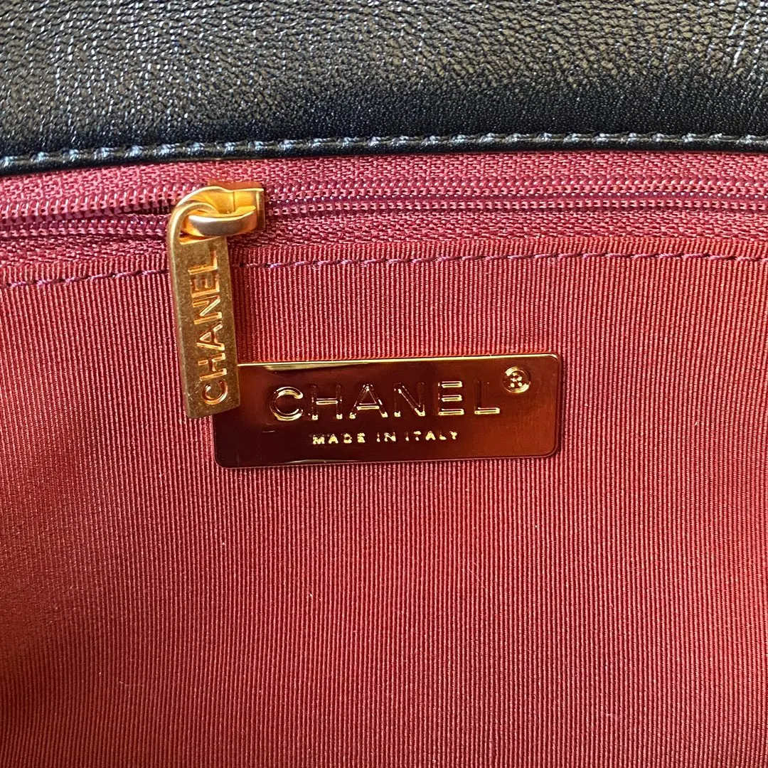 Chanel Style Leather Crossbody Bag Lookbook Reference image 6