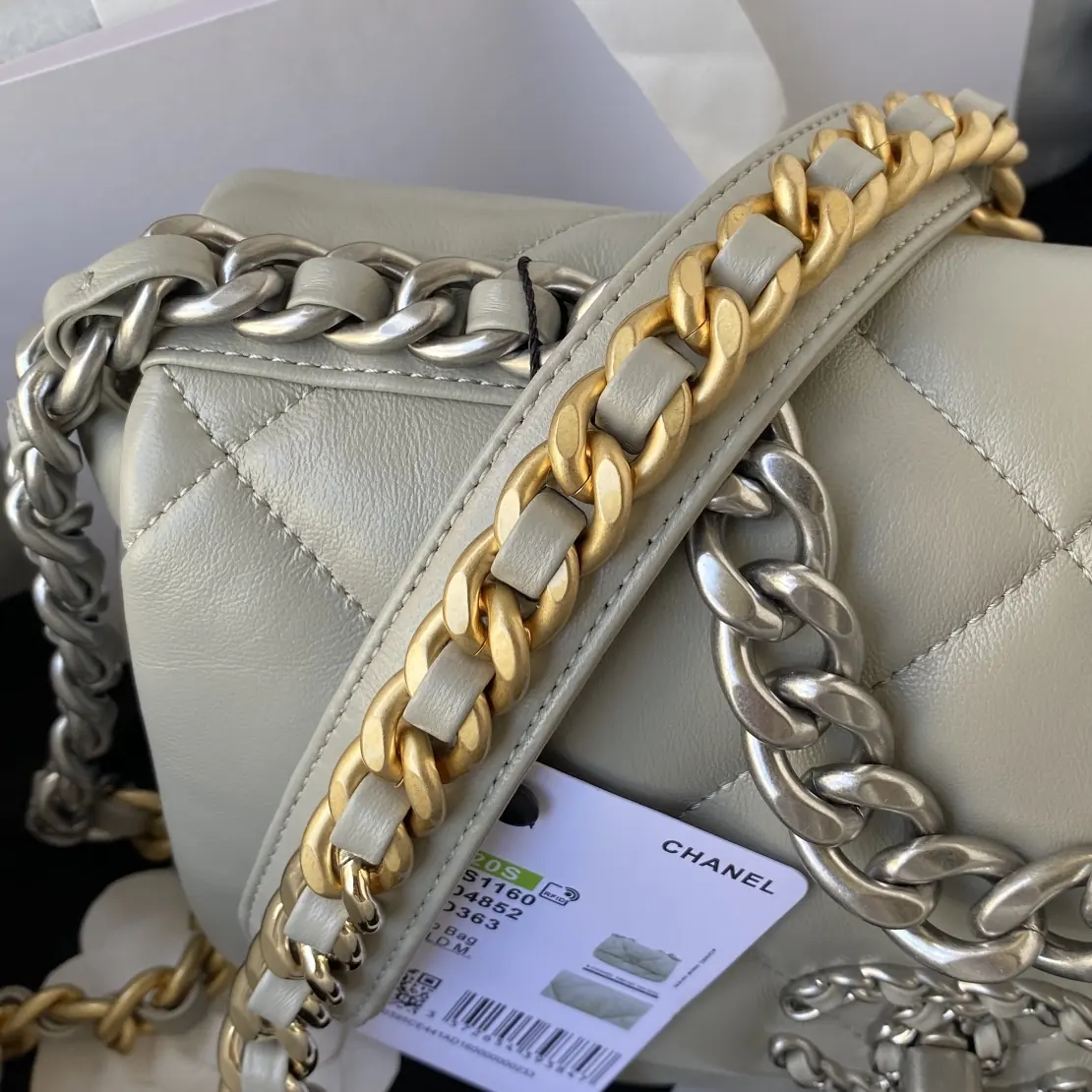 Chanel Style Leather Crossbody Bag Lookbook Reference image 3