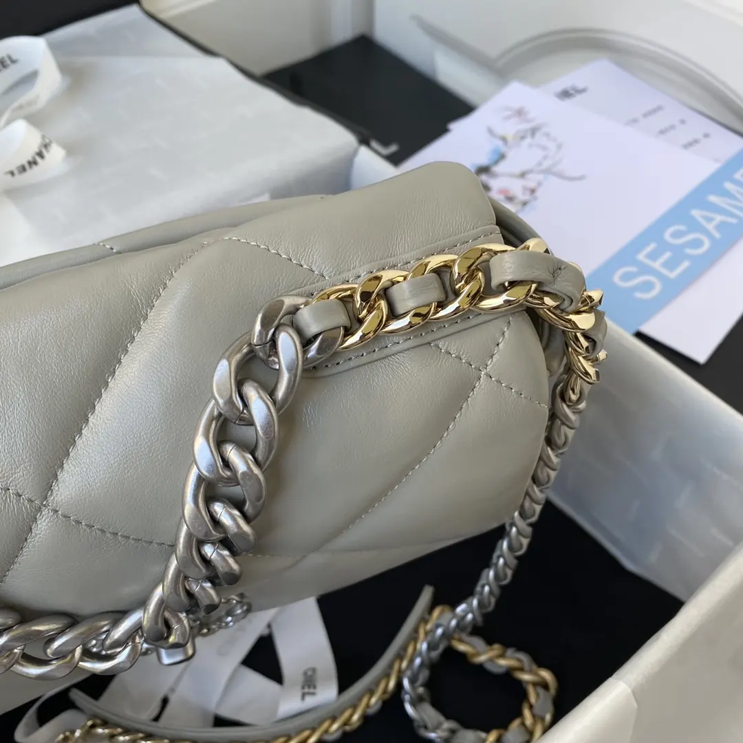 Chanel Style Leather Crossbody Bag Lookbook Reference image 4