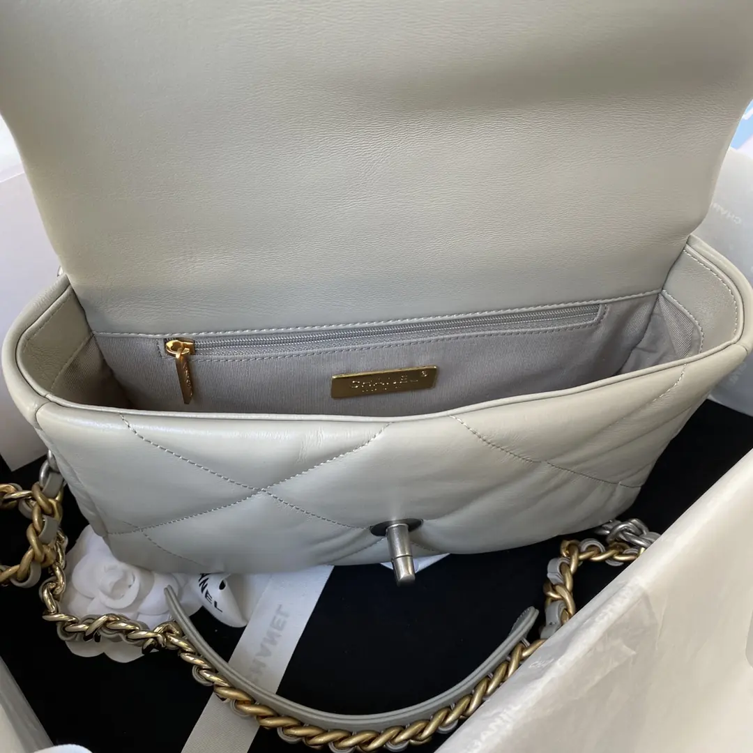 Chanel Style Leather Crossbody Bag Lookbook Reference image 6