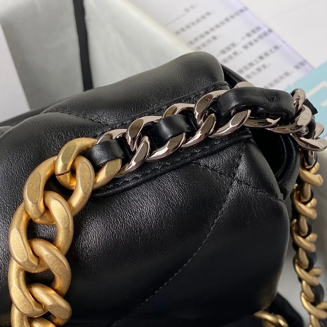 Chanel Style Leather Crossbody Bag Lookbook Reference image 3