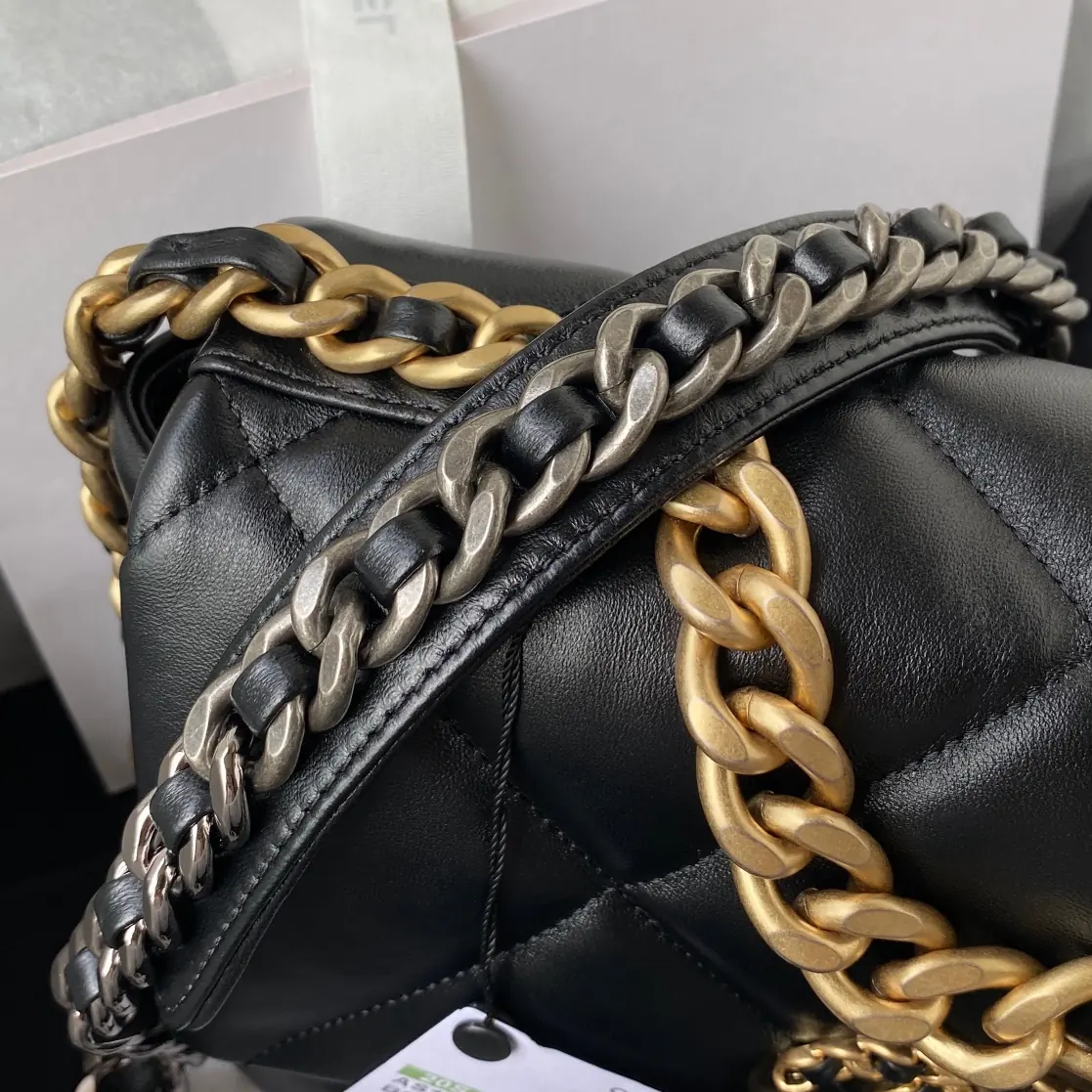 Chanel Style Leather Crossbody Bag Lookbook Reference image 4