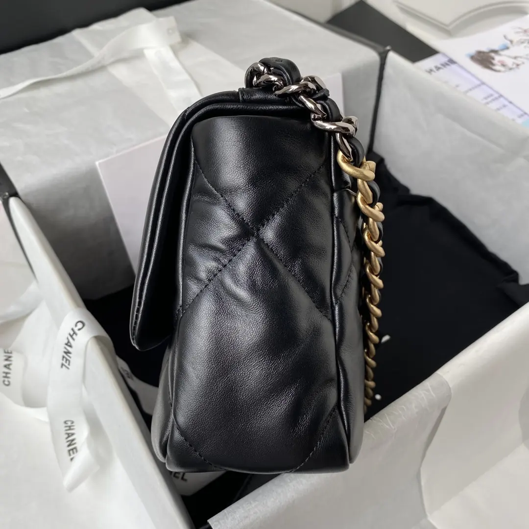 Chanel Style Leather Crossbody Bag Lookbook Reference image 5
