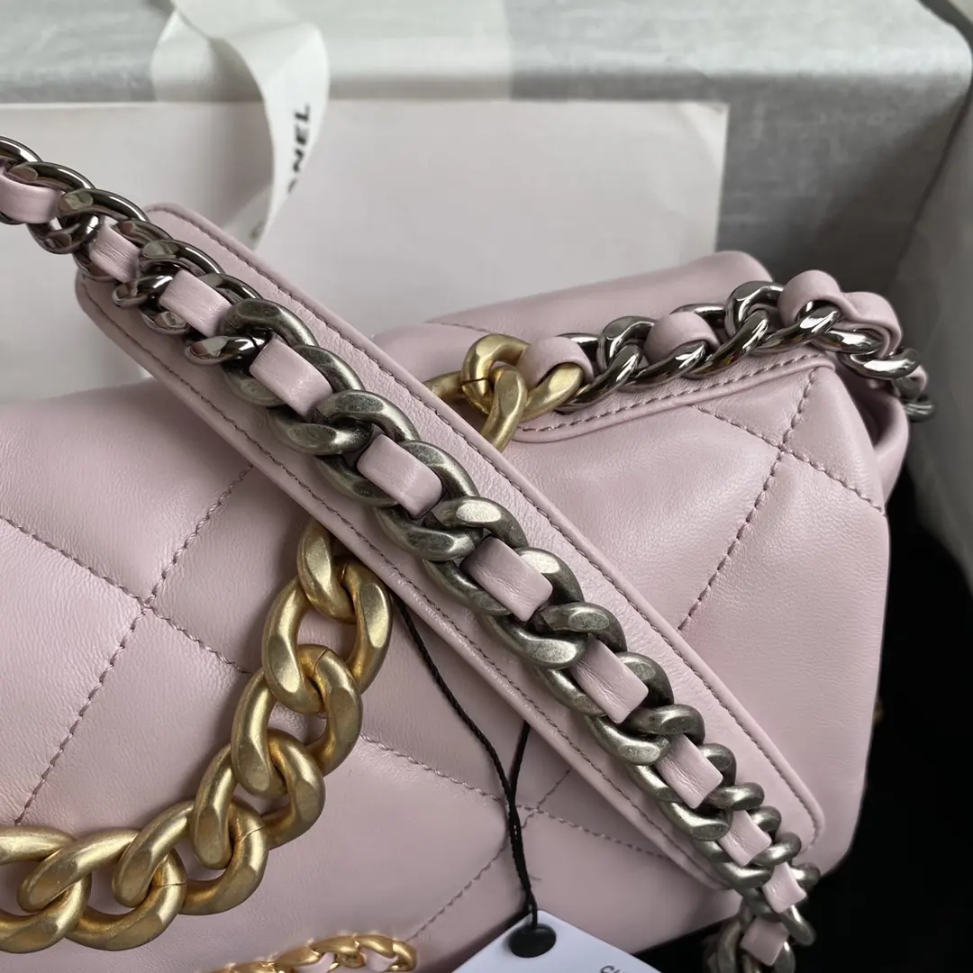 Chanel Style Leather Crossbody Bag Lookbook Reference image 3