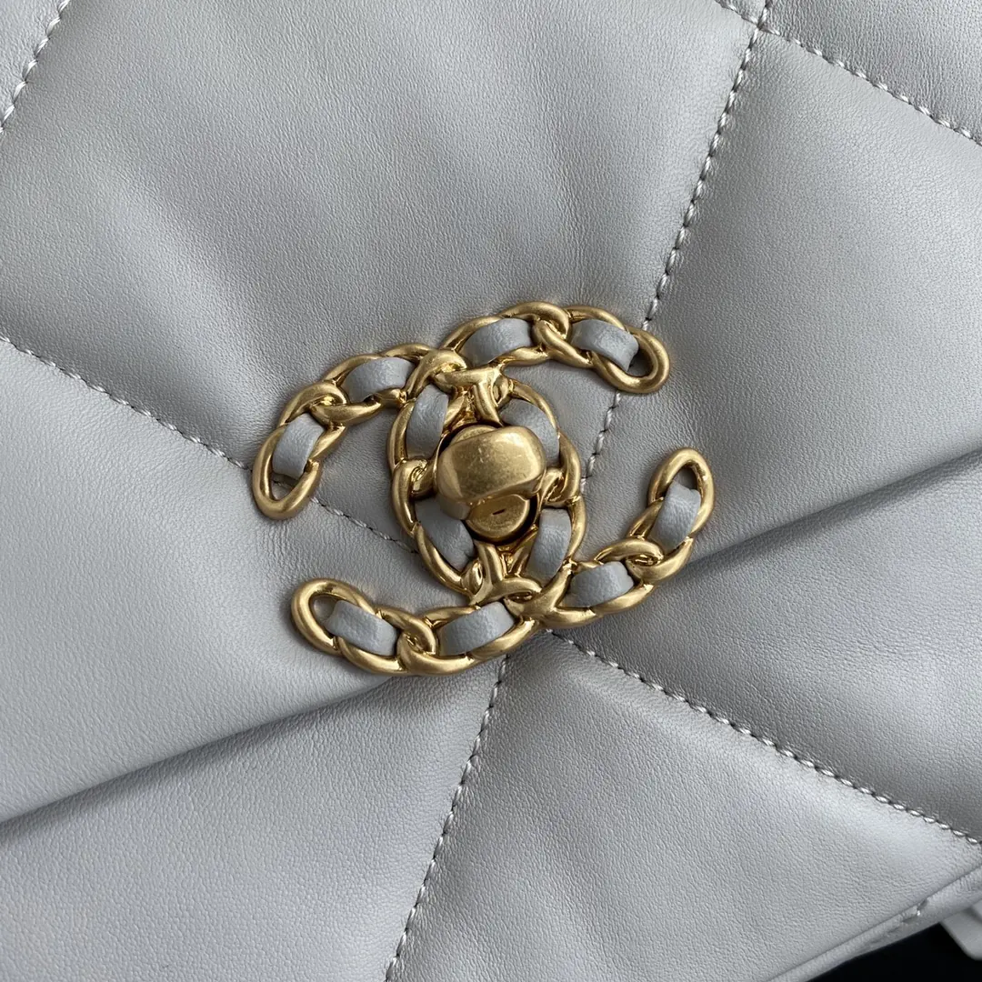 Chanel Style Leather Crossbody Bag Lookbook Reference image 2