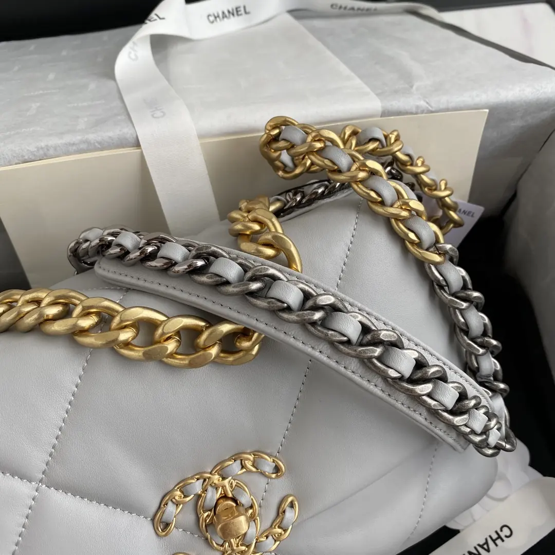 Chanel Style Leather Crossbody Bag Lookbook Reference image 3