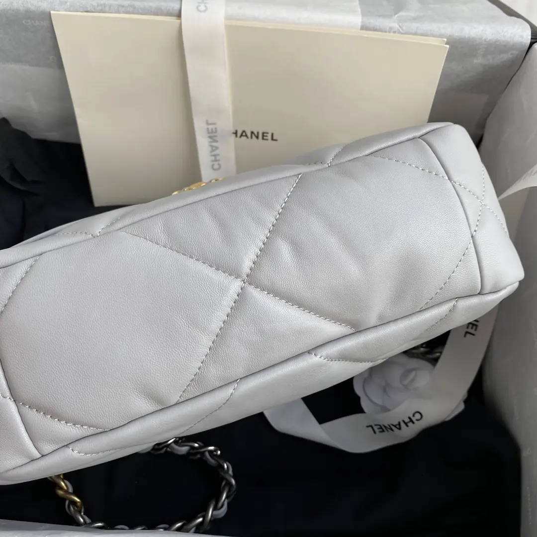 Chanel Style Leather Crossbody Bag Lookbook Reference image 4