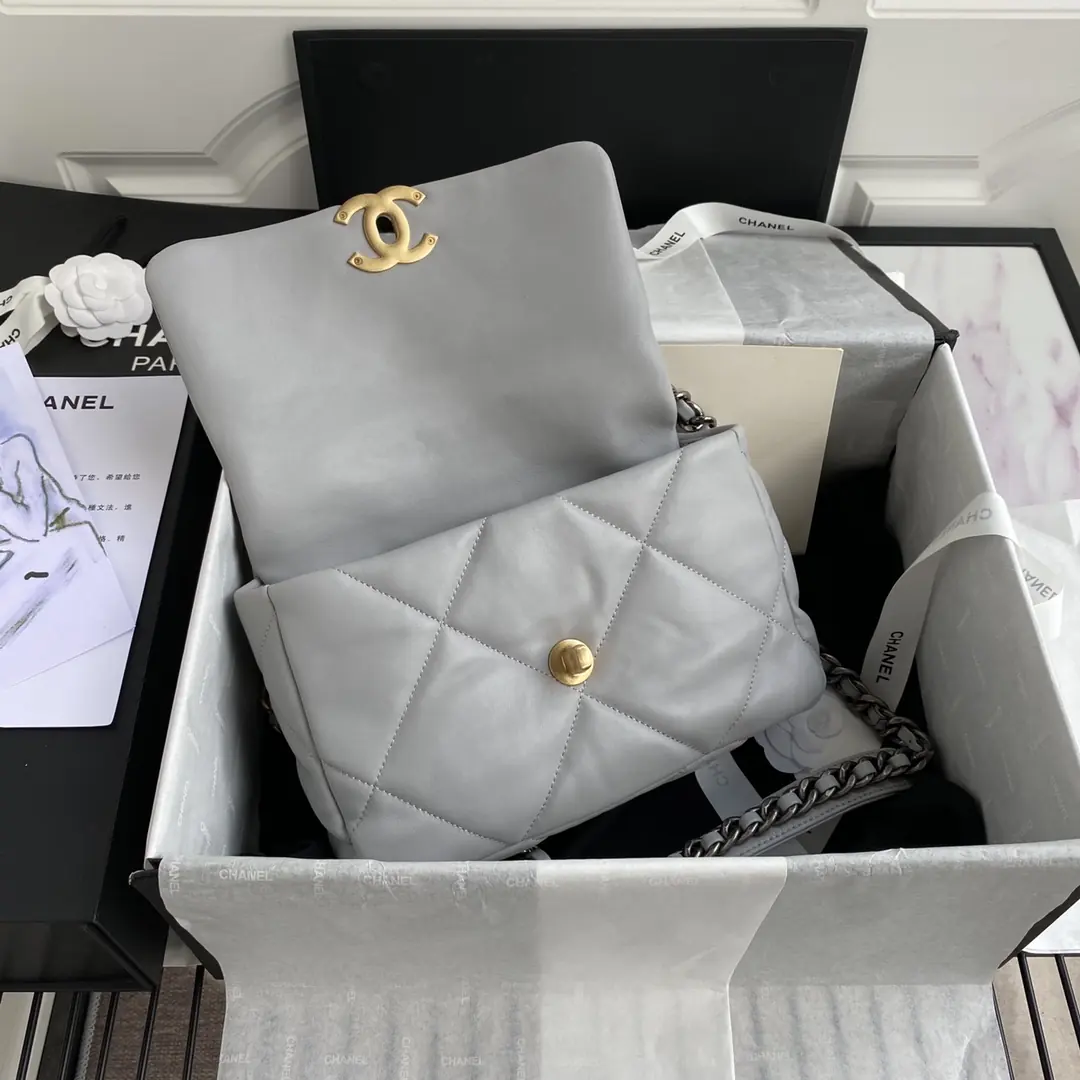 Chanel Style Leather Crossbody Bag Lookbook Reference image 5