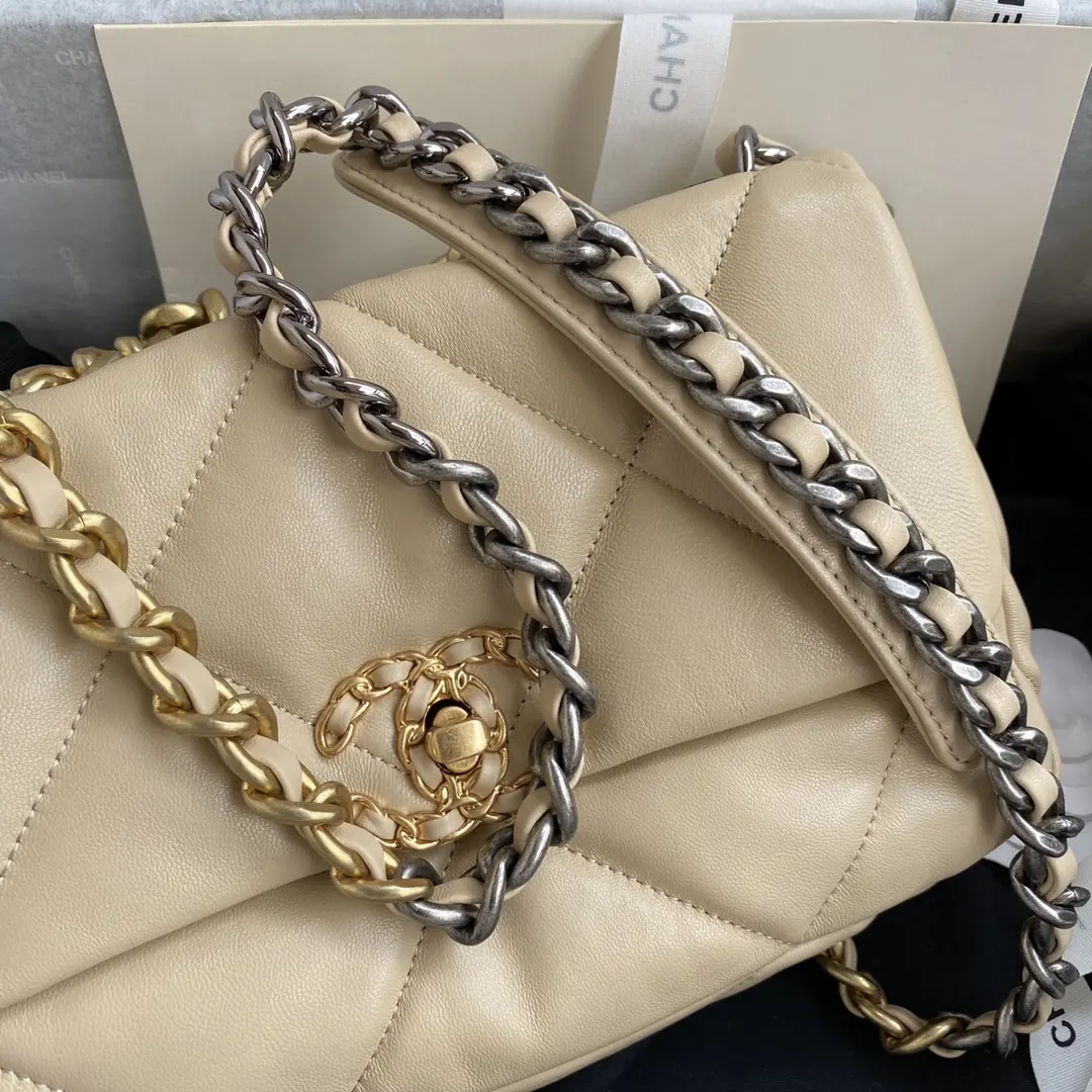 Chanel Style Leather Crossbody Bag Lookbook Reference image 3