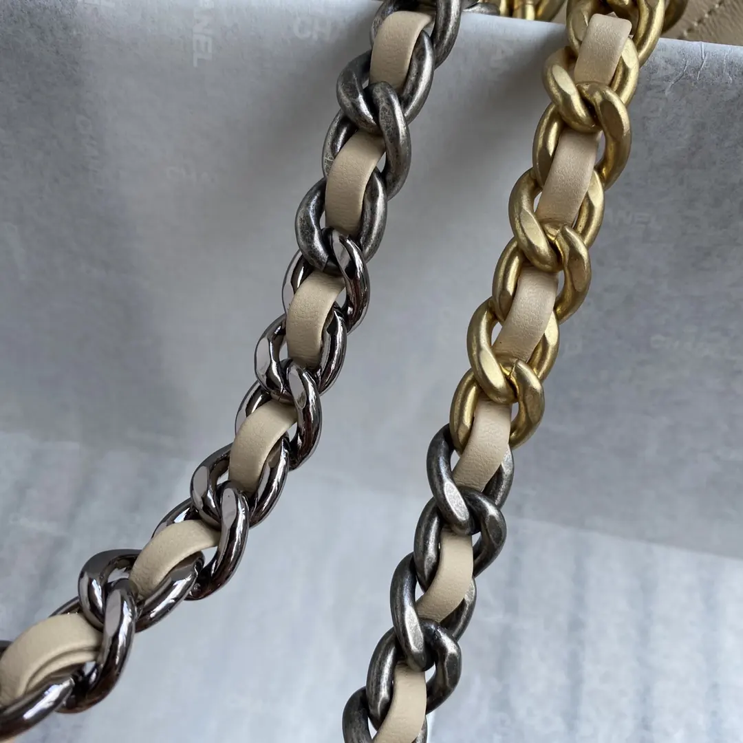 Chanel Style Leather Crossbody Bag Lookbook Reference image 6