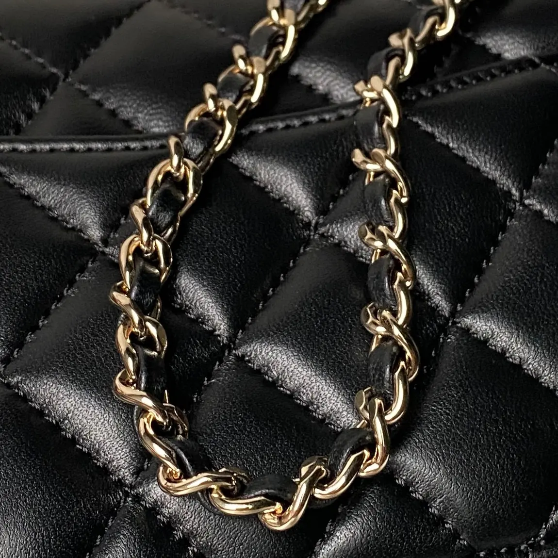 Chanel Style Leather Crossbody Bag Lookbook Reference image 6