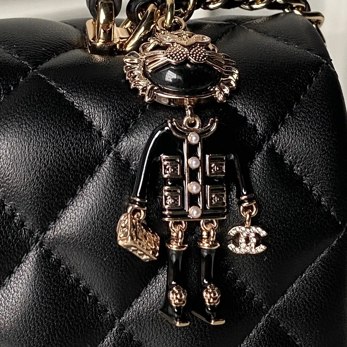 Chanel Style Leather Crossbody Bag Lookbook Reference image 4
