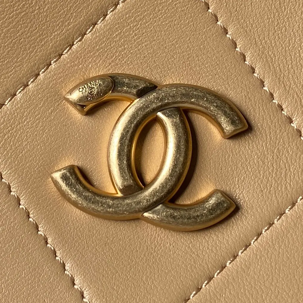 Chanel Style Leather Hobo Bag Bags Hobo Bag detail image 3 from source 764374