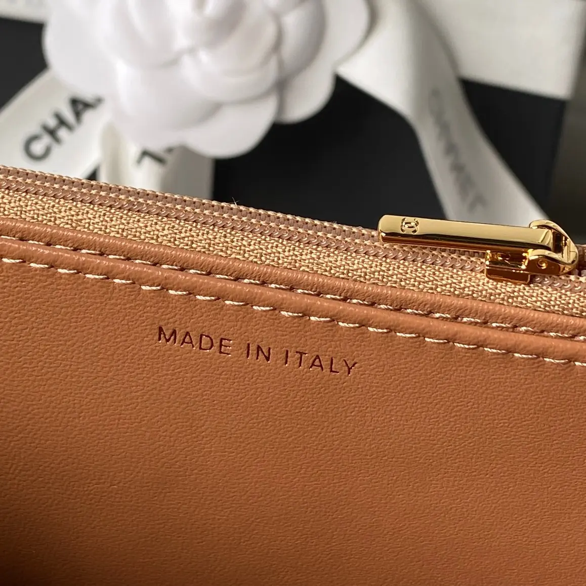 Chanel Style Leather Messenger Bag Bags Messenger Bag detail image 7 from source 764386