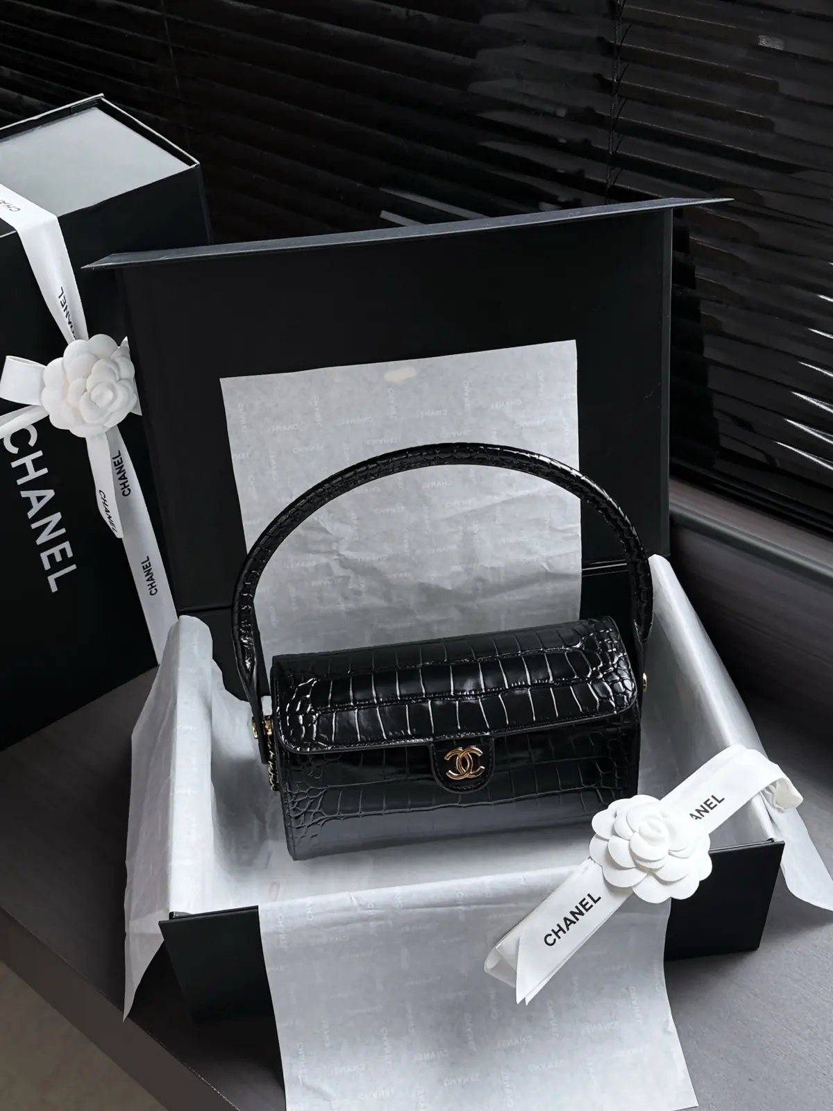Chanel Style Leather Shoulder Bag style reference detail image 1 from source 786278