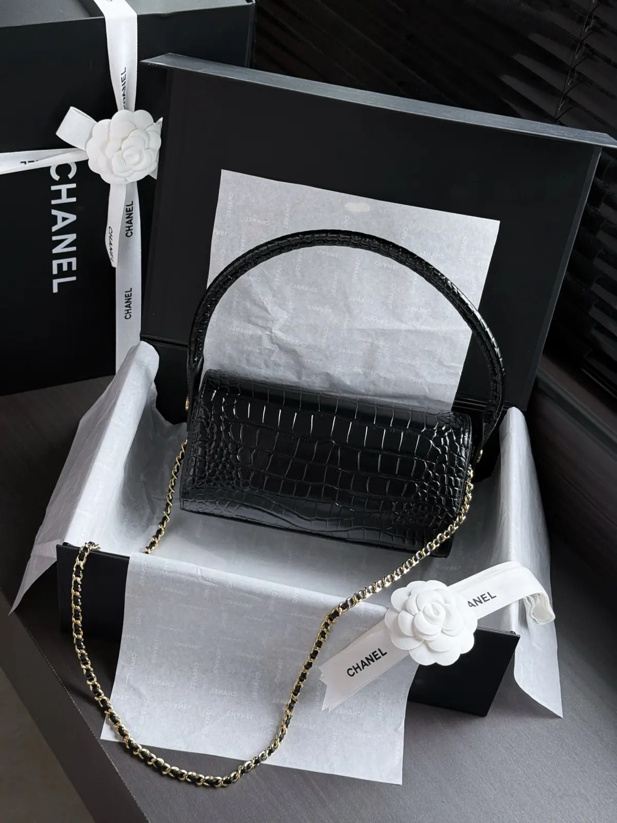 Chanel Style Leather Shoulder Bag style reference detail image 2 from source 786278