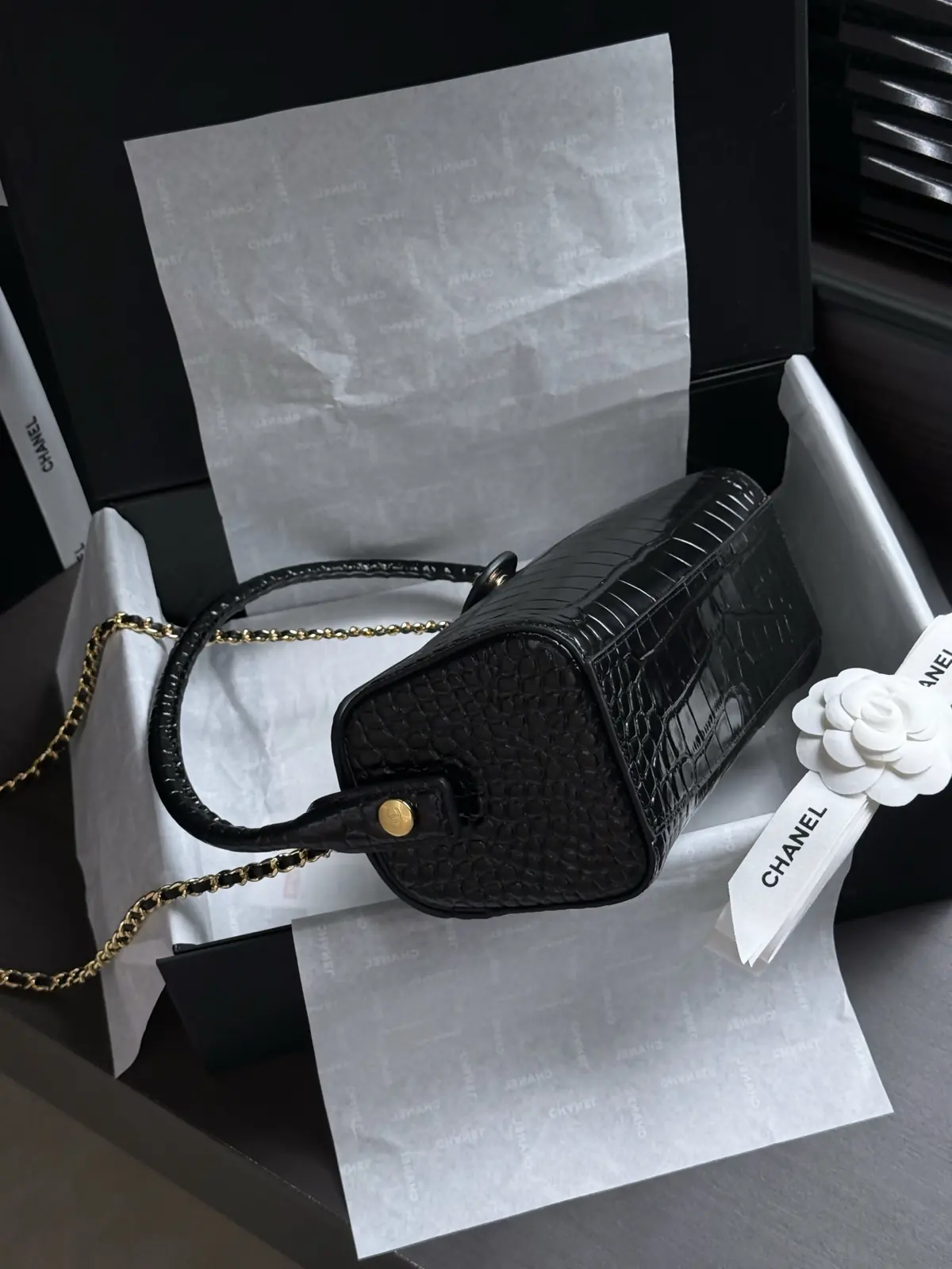 Chanel Style Leather Shoulder Bag style reference detail image 4 from source 786278