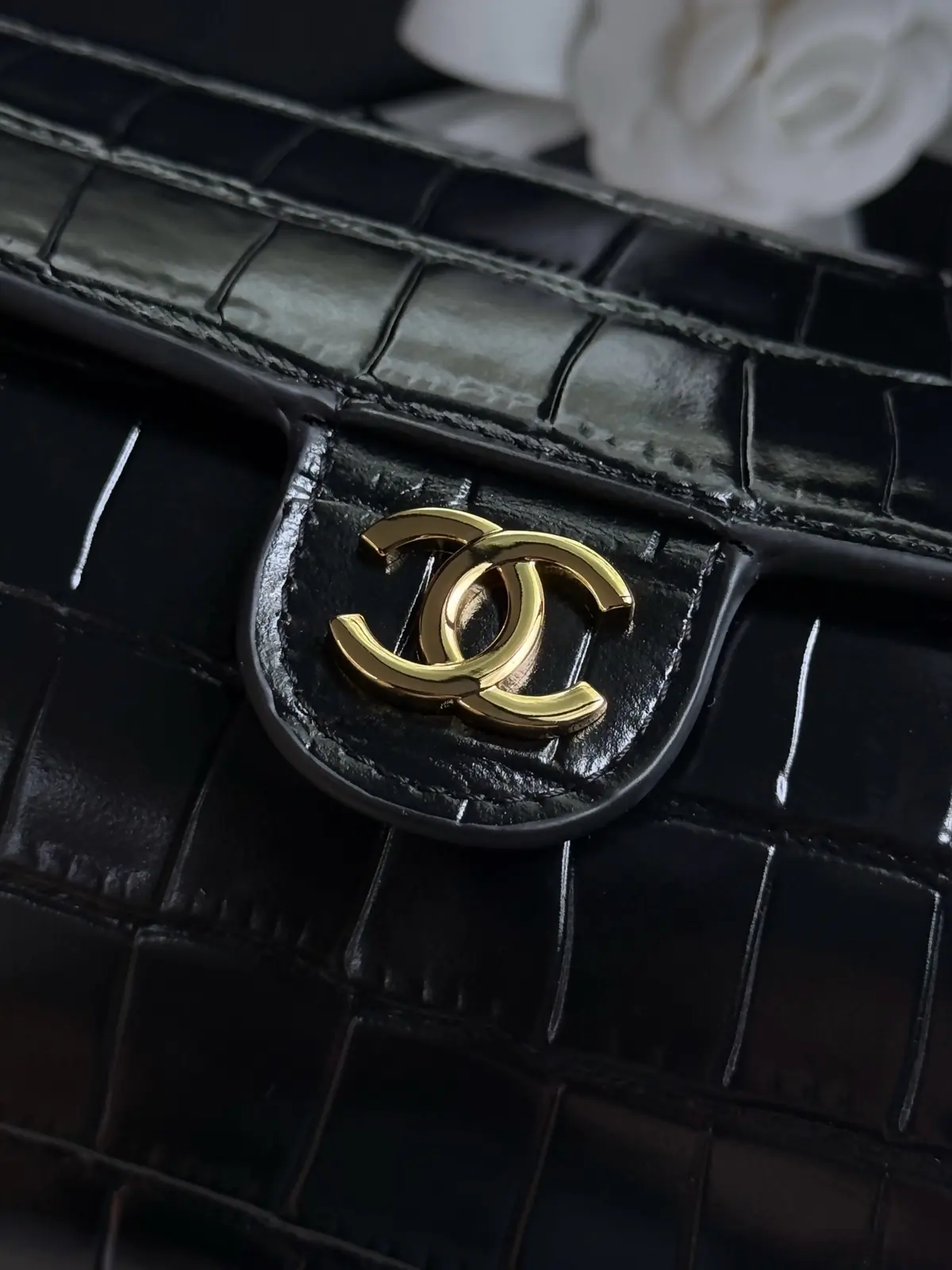 Chanel Style Leather Shoulder Bag style reference detail image 5 from source 786278