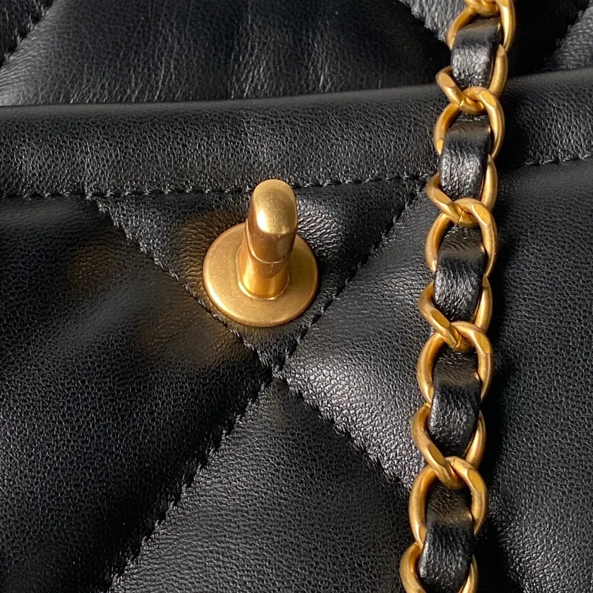 Chanel Style Leather Tote Bag Bags Tote Bag detail image 7 from source 764389