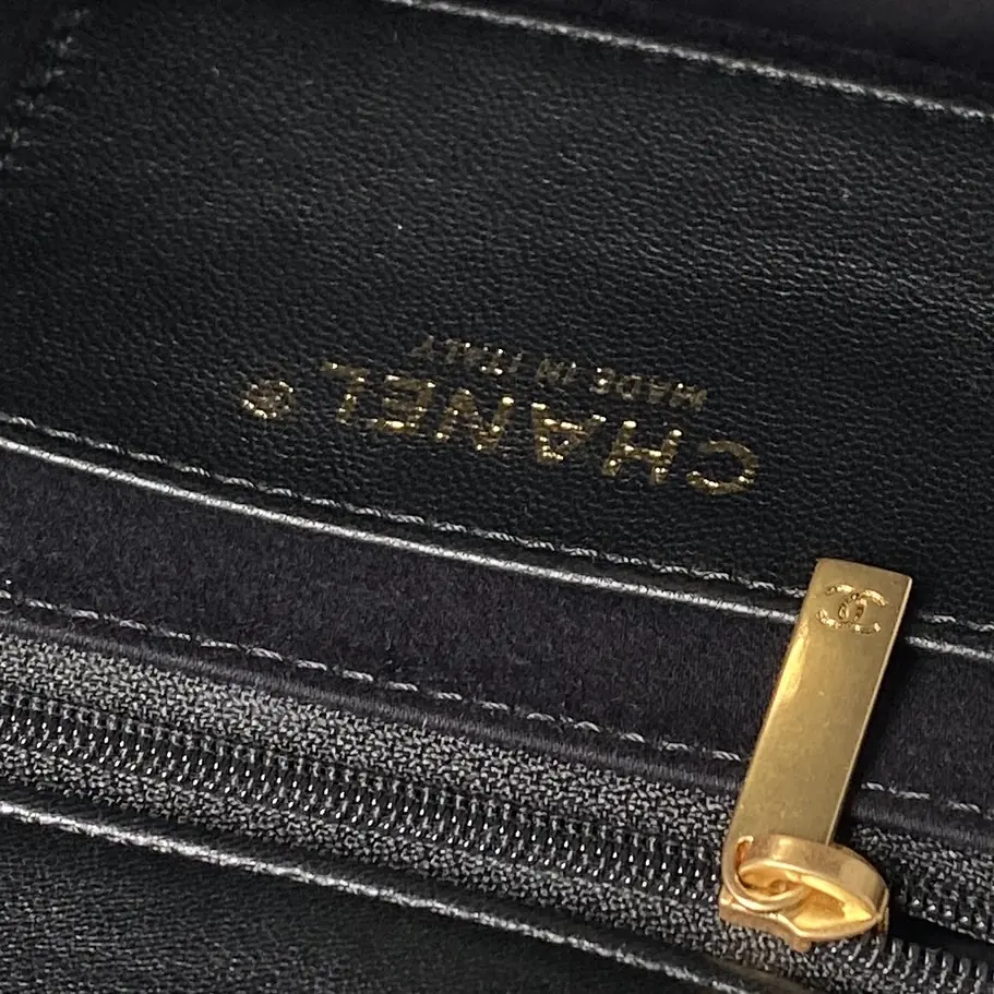 Chanel Style Leather Tote Bag Bags Tote Bag detail image 9 from source 764389