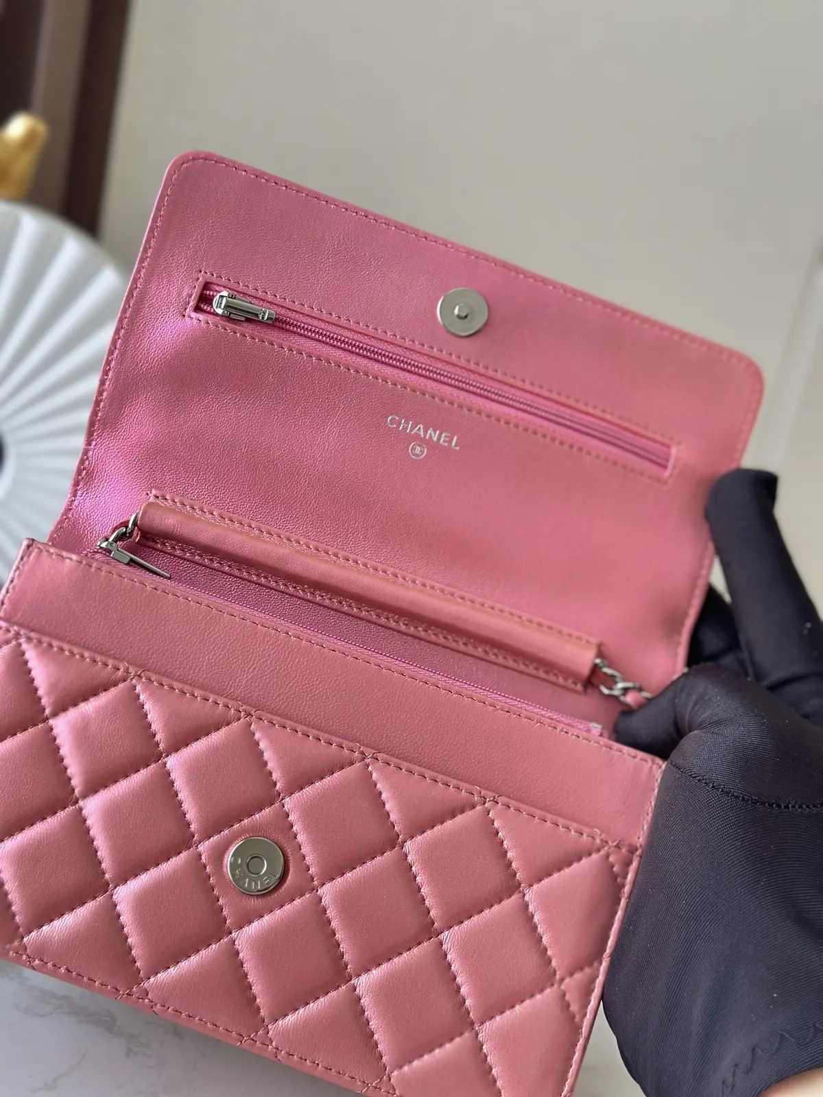 Chanel Style Pink Leather Wallet Lookbook Reference image 6