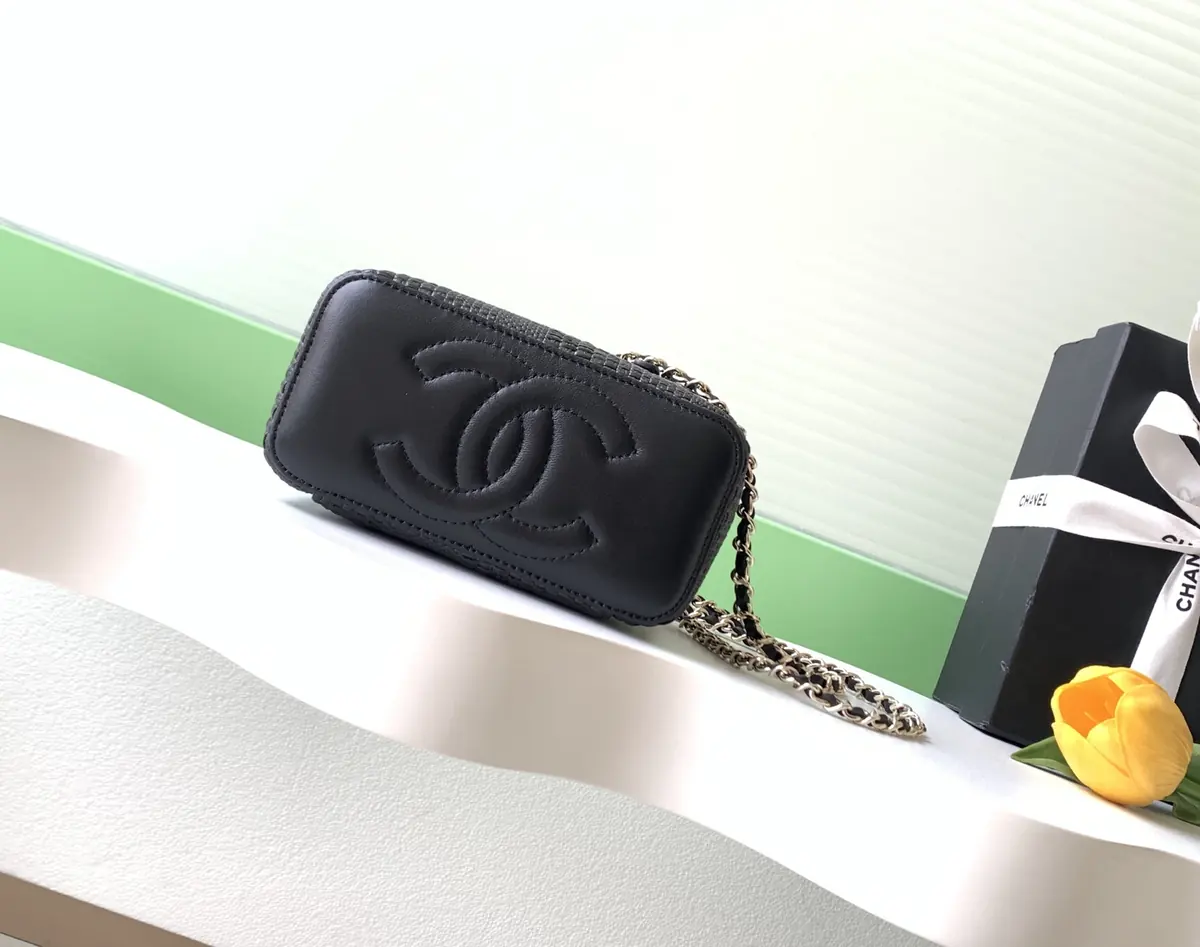 Chanel Style Red Chain Bag Lookbook Reference image 4