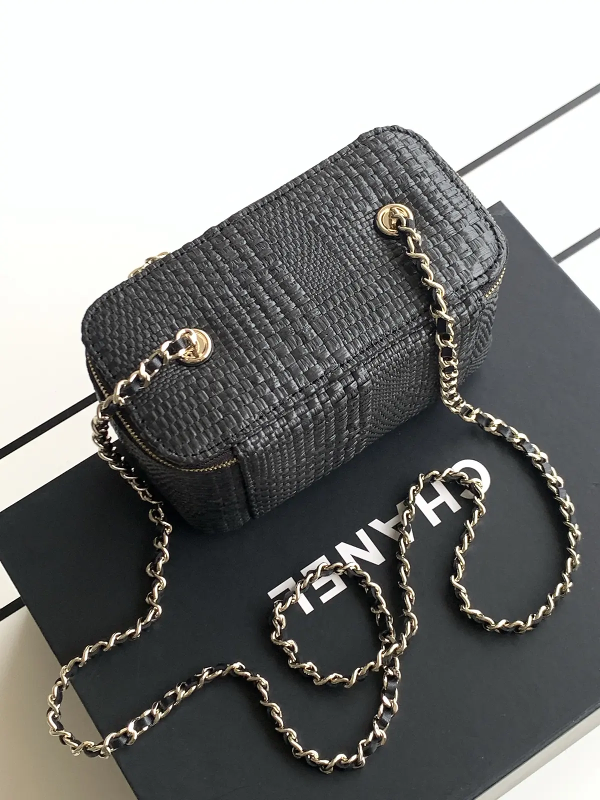 Chanel Style Red Chain Bag Lookbook Reference image 6