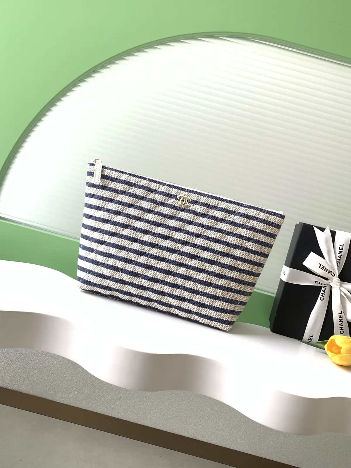 Chanel Style White Card Holder Bags Card Holder detail image 1 from source 765806