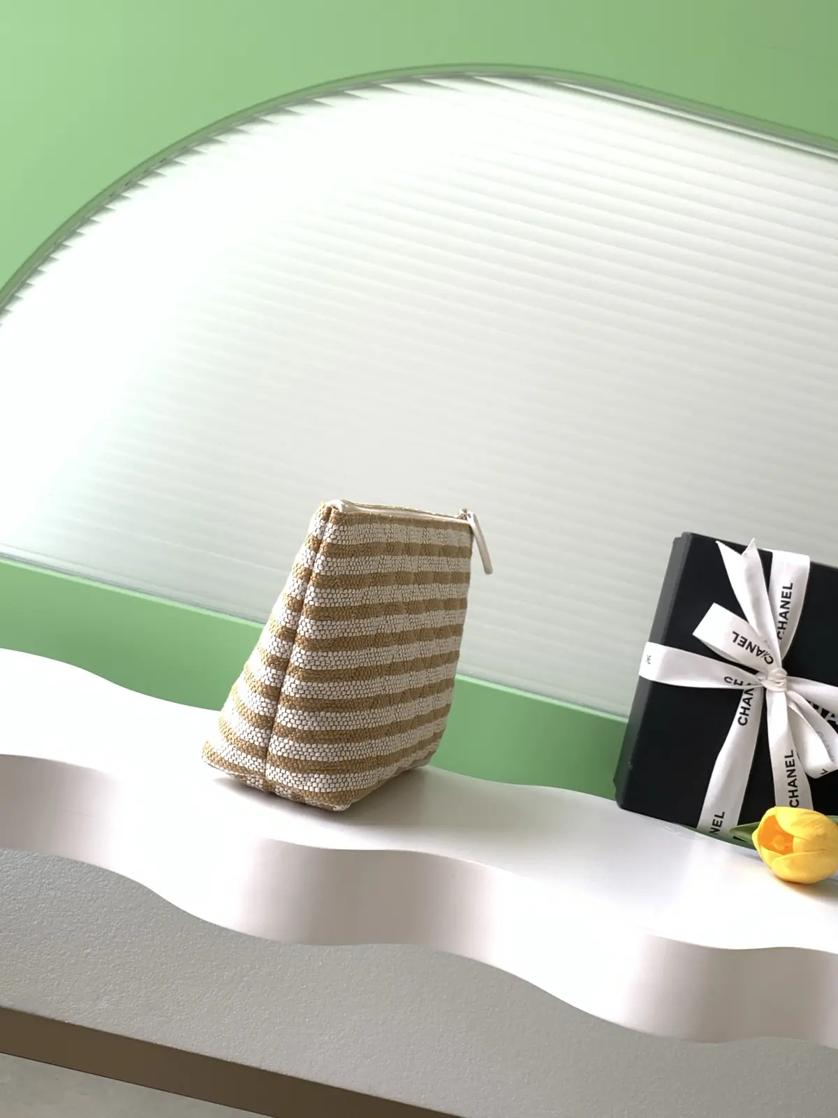 Chanel Style White Card Holder Bags Card Holder detail image 2 from source 765807