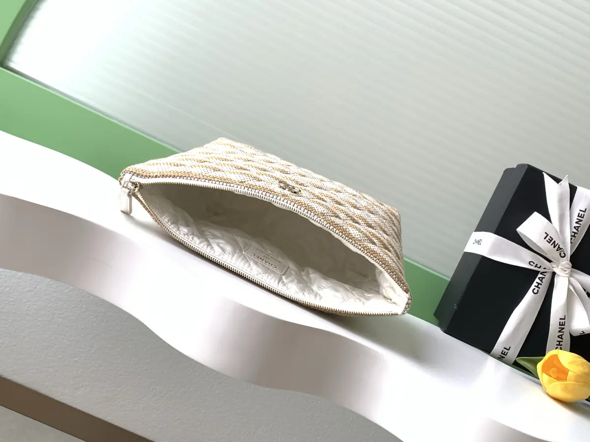 Chanel Style White Card Holder Bags Card Holder detail image 7 from source 765807