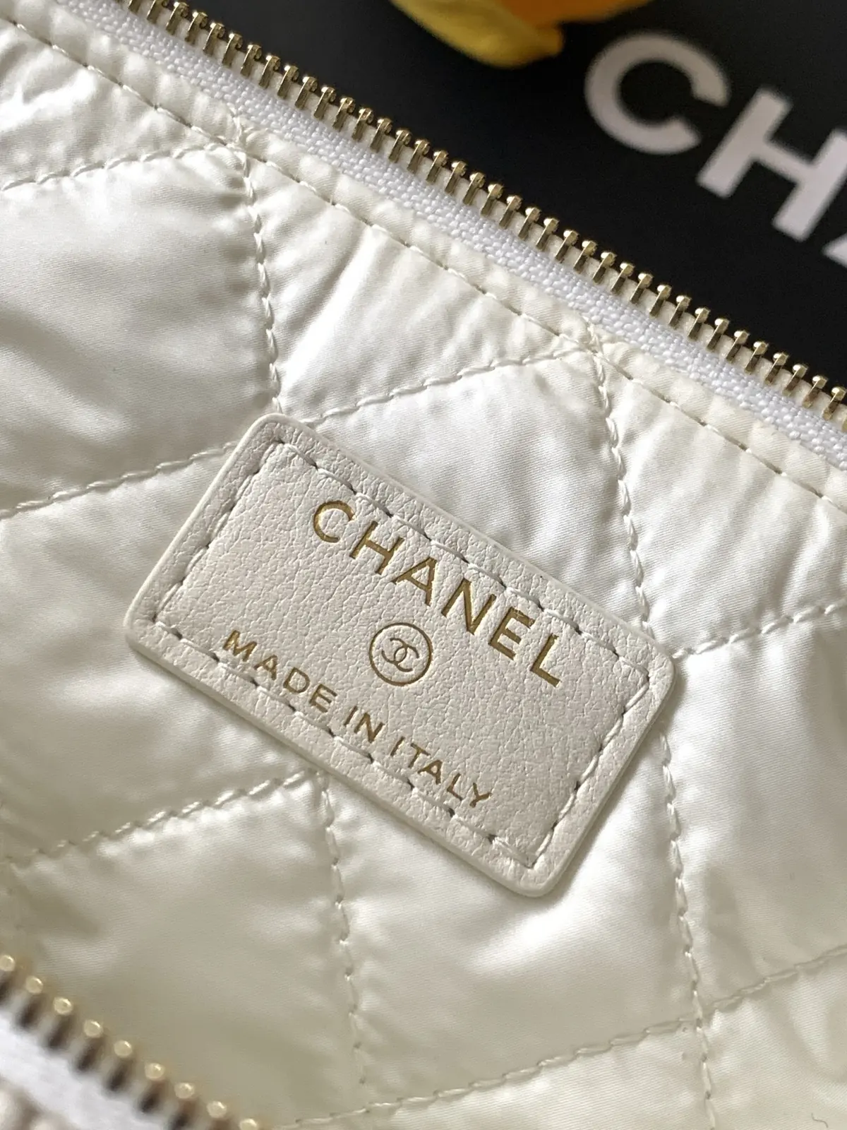 Chanel Style White Card Holder Bags Card Holder detail image 9 from source 765807