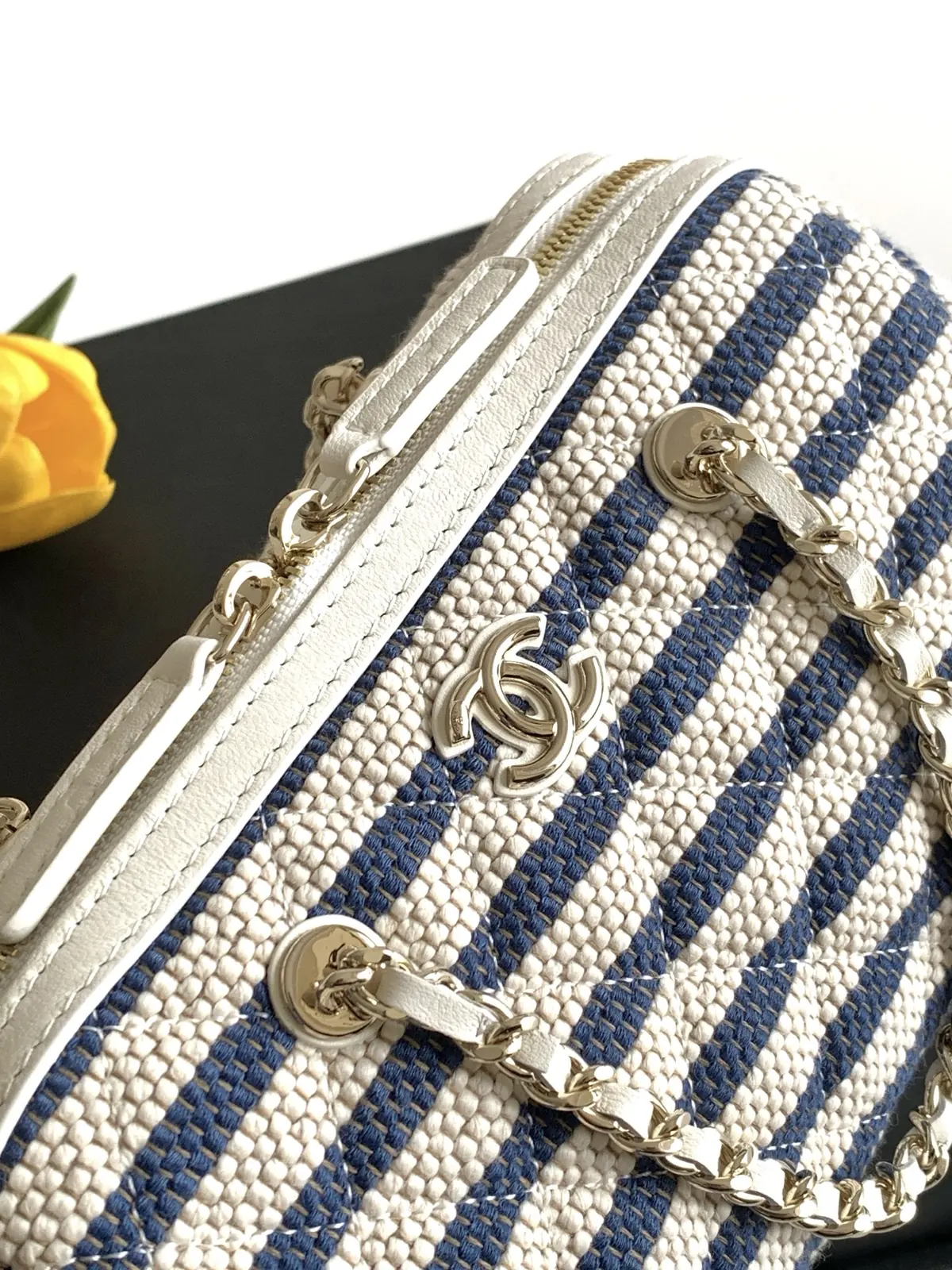 Chanel Style White Crossbody Bag Bags Crossbody Bag detail image 5 from source 765802