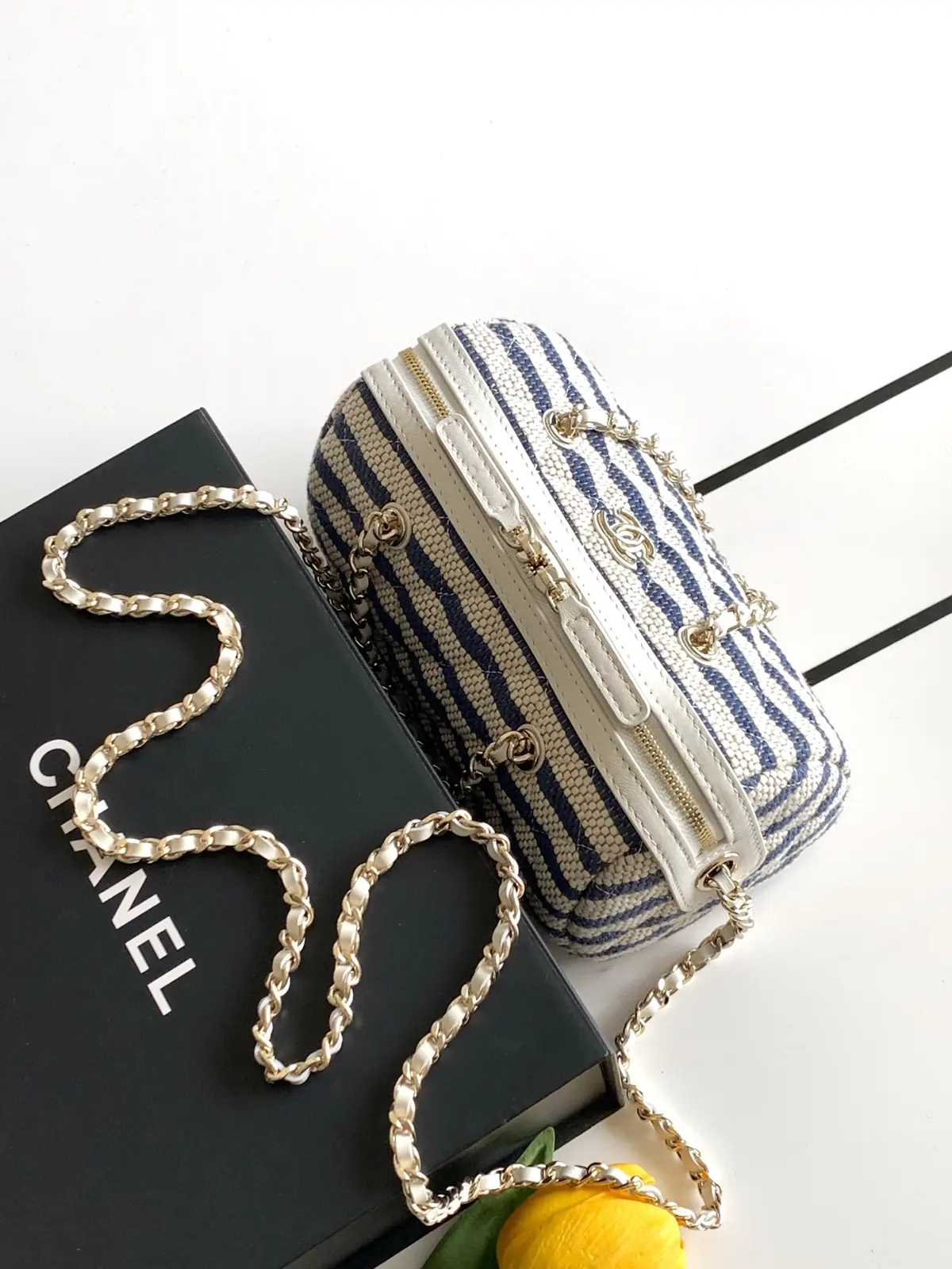 Chanel Style White Crossbody Bag Bags Crossbody Bag detail image 7 from source 765802